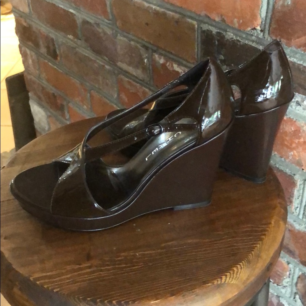 Shoes - Picture 2 of 3